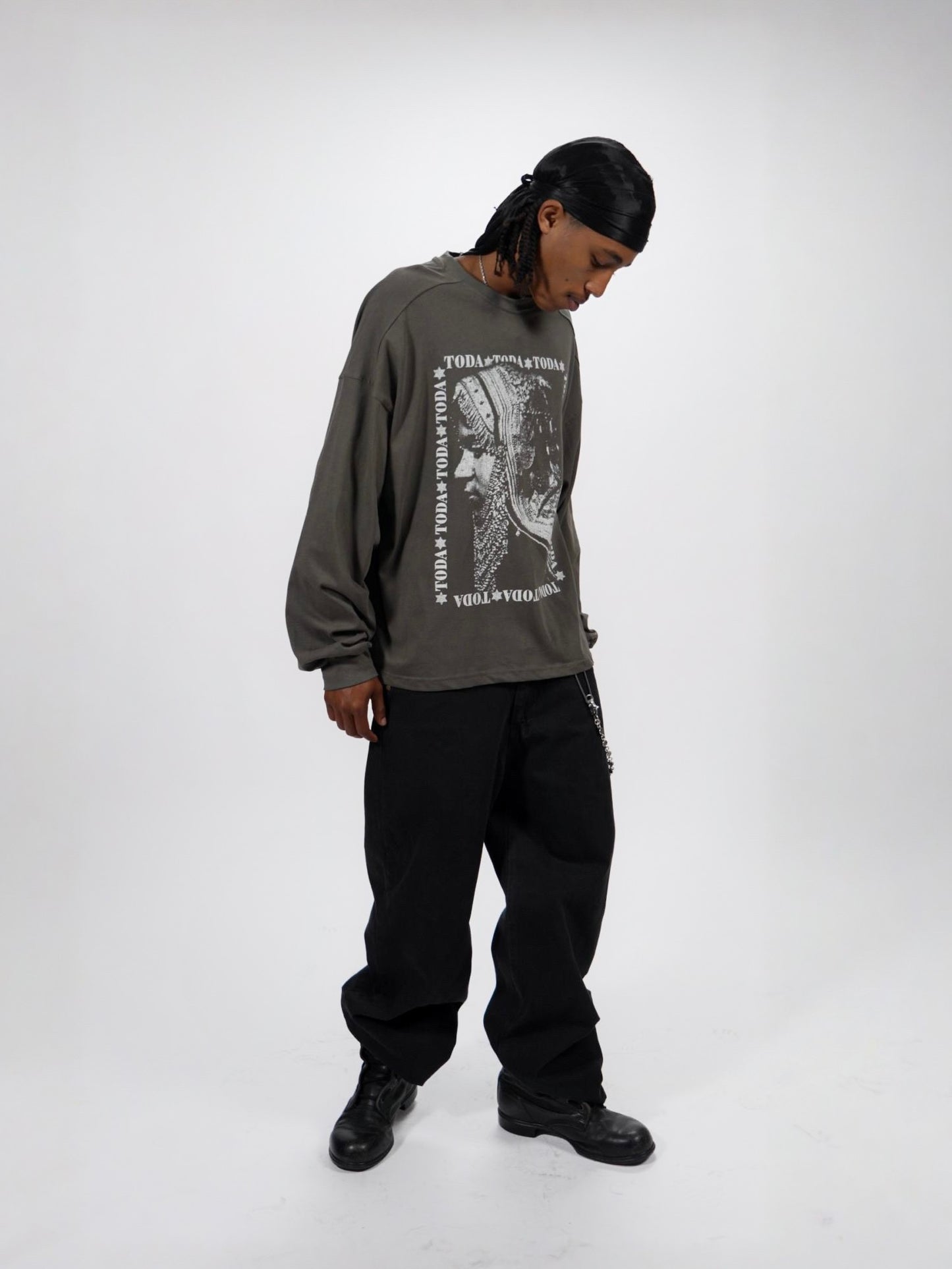 PERSECUTED LONG-SLEEVE