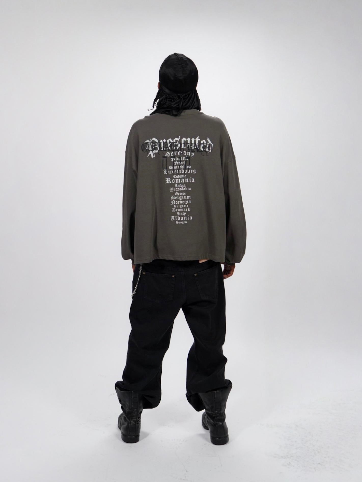 PERSECUTED LONG-SLEEVE