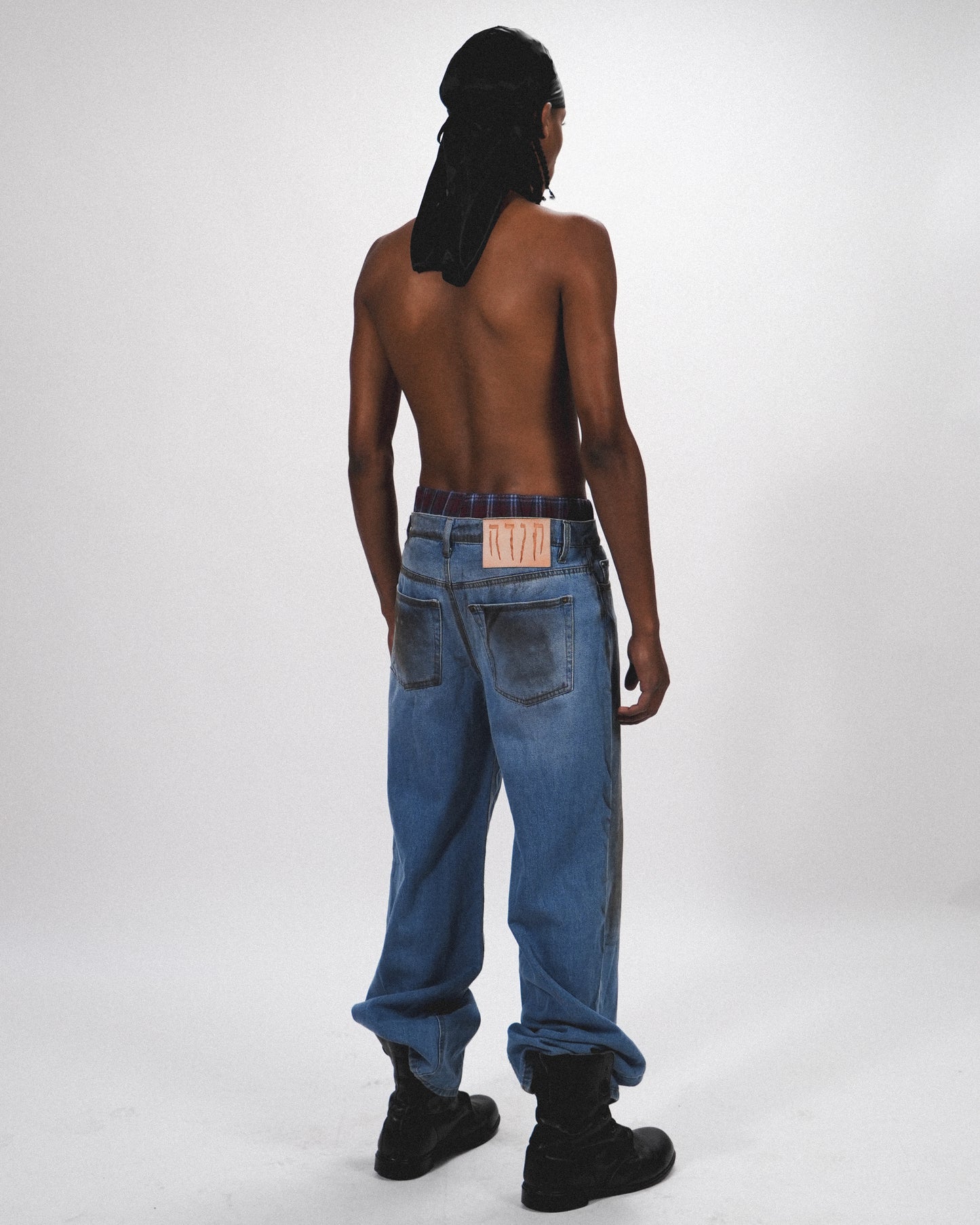 DIRT HAND PAINTED JEANS